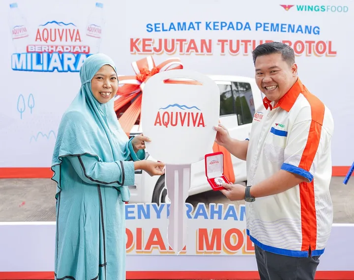 AQUVIVA Dapatkan Pemenang Mobil di Program Kejutan Tutup Botol Berhadiah Miliaran Rupiah