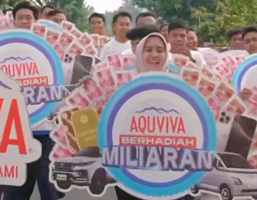 AQUVIVA Rayakan Pemenang Mobil Pertama dari Program Kejutan Tutup Botol Berhadiah Miliaran Rupiah